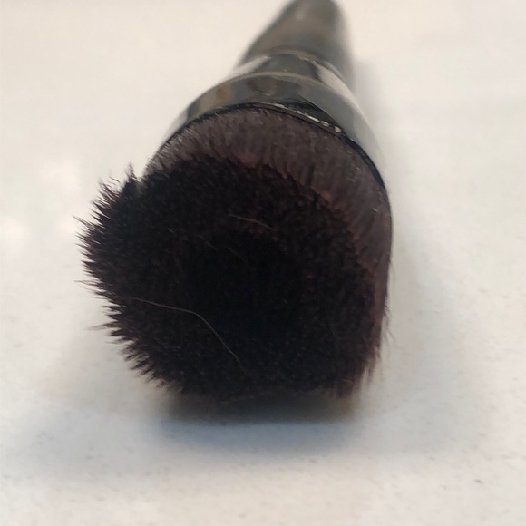 bareMinerals Perfecting Liquid Make Up Face Brush - Picture 7 of 7